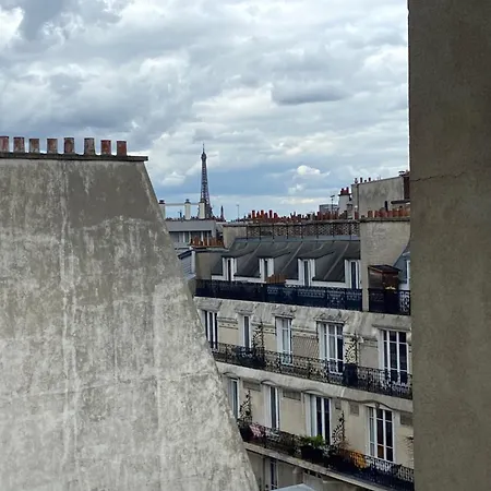 Petit Vue Sur Tour Eiffel * Paris
